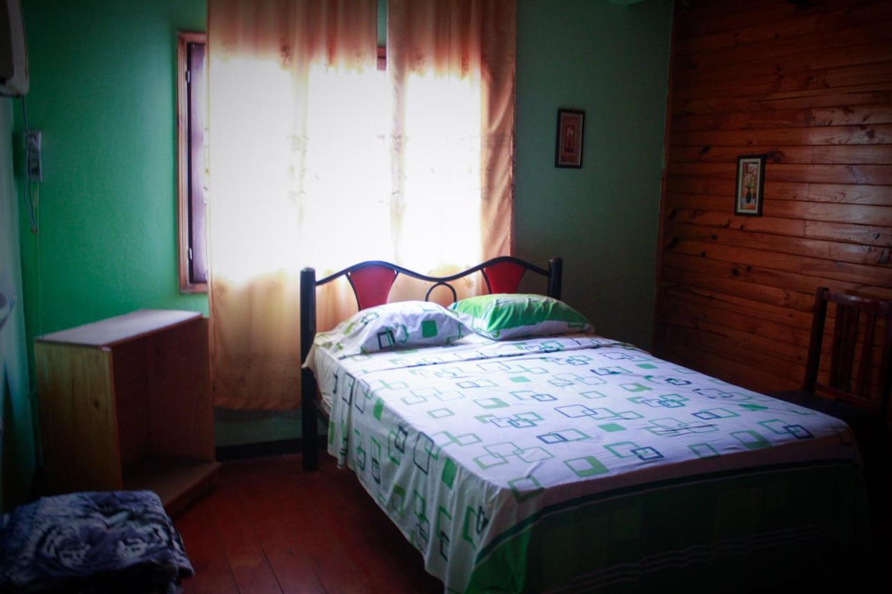 Hostel Haus Пуерто Игуасу Екстериор снимка