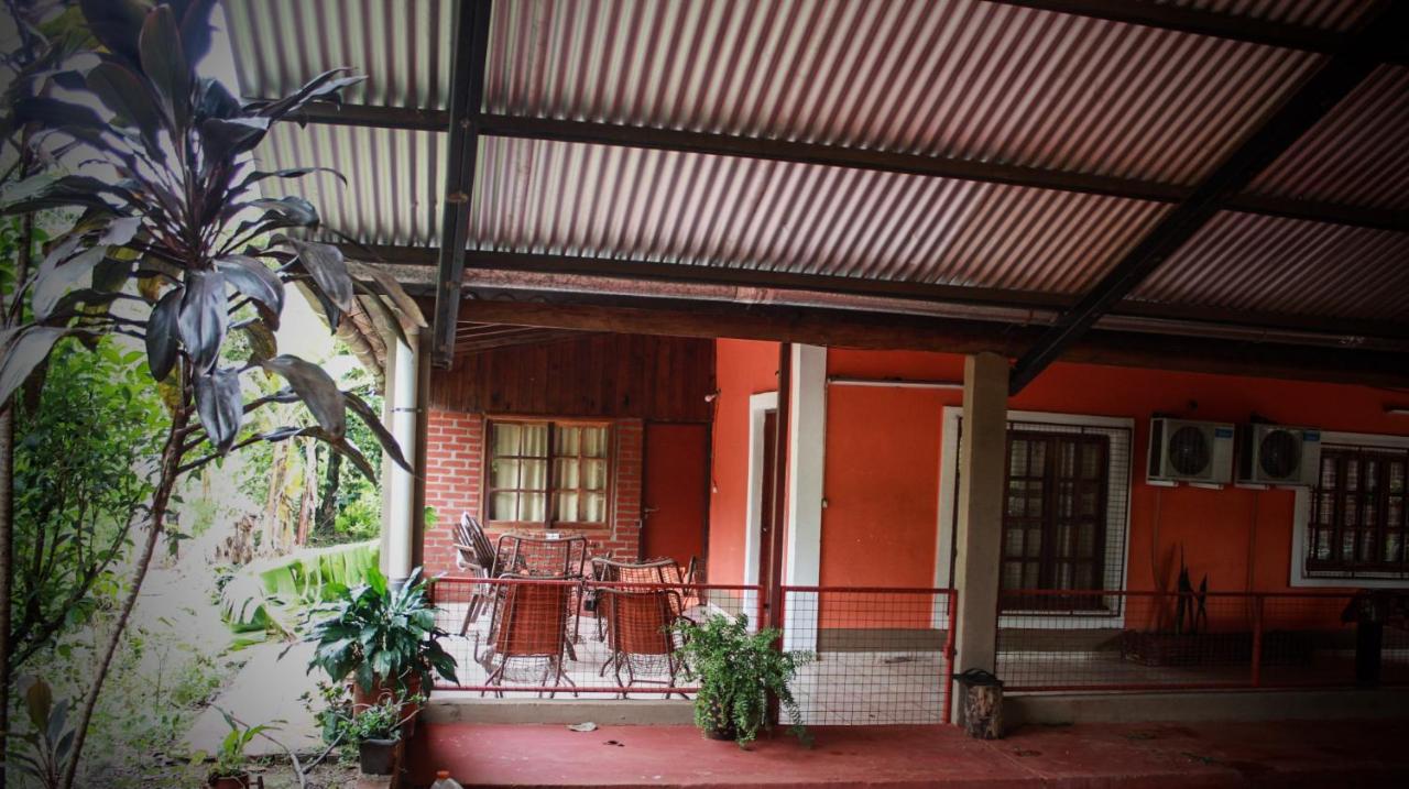 Hostel Haus Пуерто Игуасу Екстериор снимка